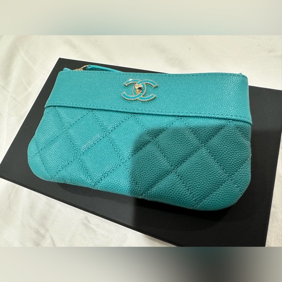 Chanel 28 Small Turquoise Blue Green Quilted Caviar Mademoiselle Cosmetic Case - Picture 8 of 8